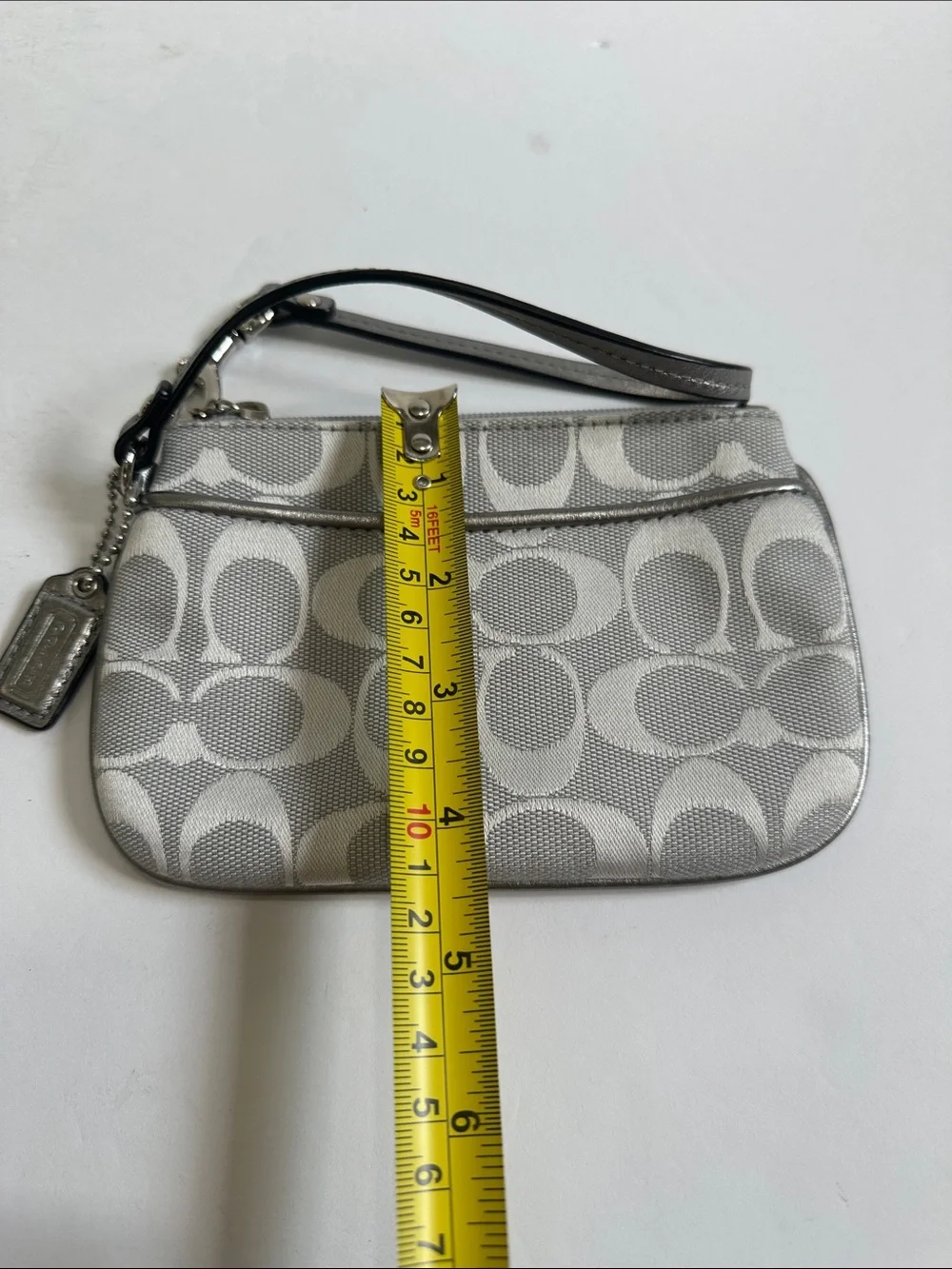 Coach Wristlet Purse Pouch Silver Gray Signature Jacquard Zipper Handle